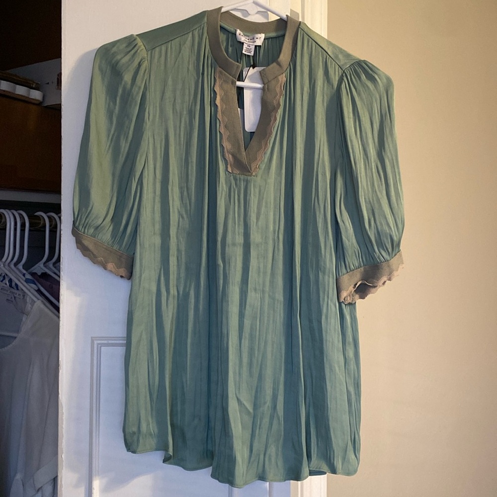 Short sleeve blouse